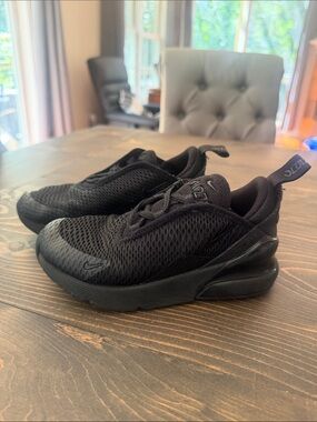 Nike Kids 270 11C